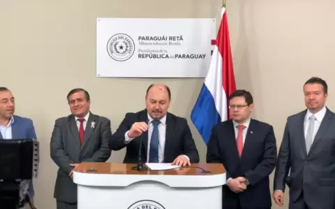 Premio de  ? 7,5 millones a estatales en plena crisis genera cr�ticas