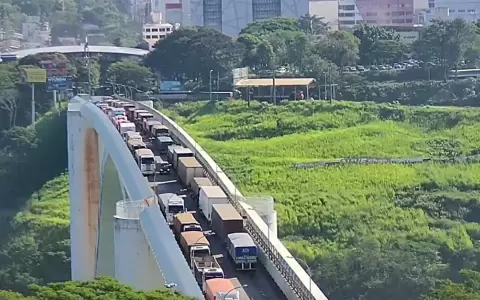 Empresarios presionan para reapertura de Puente de la Amistad