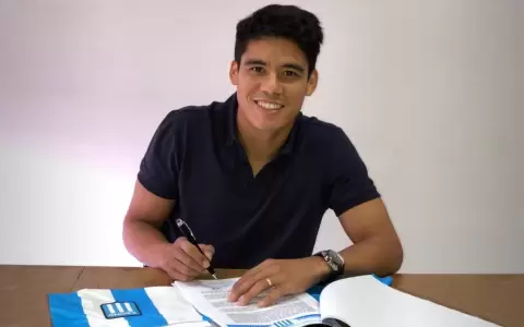 Lorenzo Melgarejo estampa firma como nuevo jugador de Racing