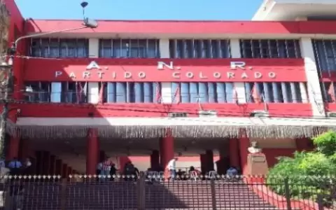 Nueva rosca de poder en la ANR es acusada por funcionarios
