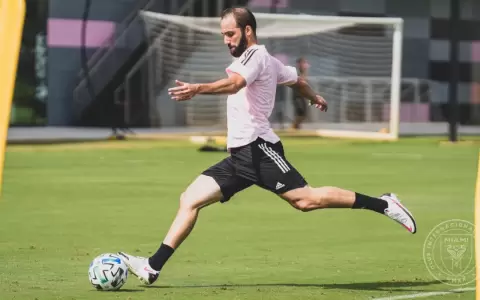 Inter de Miami presenta a Gonzalo Higua�n