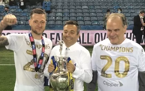 Marcelo Bielsa seguir� esta temporada en el Leeds United
