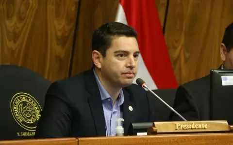 ANR cedi� ante funcionarios y mantendr� horario laboral, por ahora