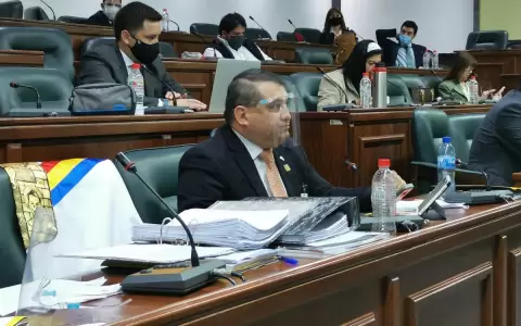 Intendente de Encarnaci�n defendi� su gesti�n en Diputados