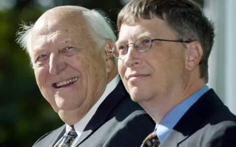 Muri� el padre de Bill Gates