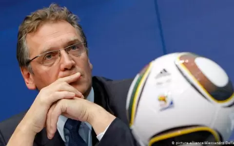 Inicia juicio contra ex n�mero 2 de FIFA