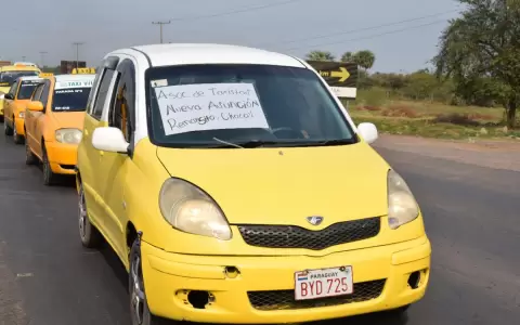 Conflicto con motivaci�n pol�tica entre taxistas