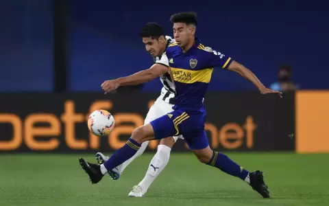 Boca pasa a octavos tras empatar con Libertad