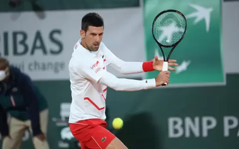 Novak Djokovic vence a Mikael Ymer y avanza a segunda ronda