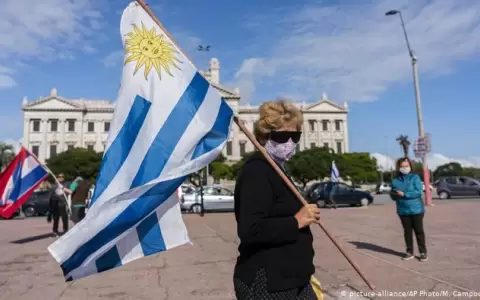 Uruguay invadido por argentinos