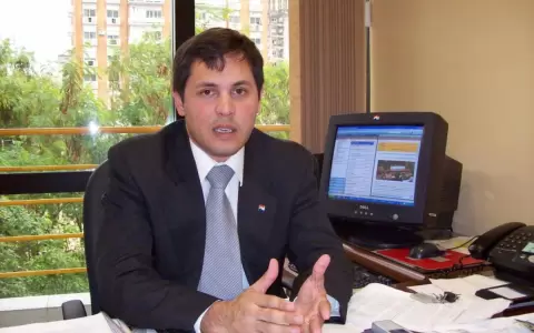 Analista afirma que Corte tiene injerencia "perversa" en poderes del Estado