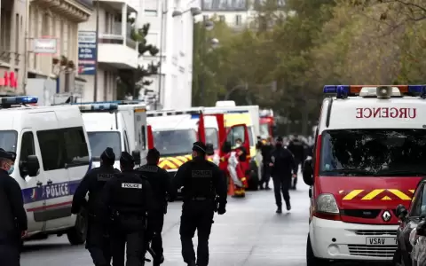 Ataque con arma blanca junto a la antigua sede de Charlie Hebdo