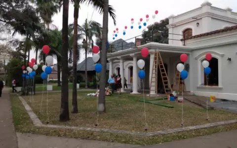 Consulado paraguayo en Resistencia recibe ofrendas florales