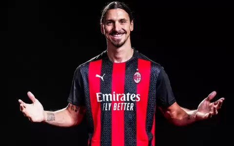 Zlatan Ibrahimovic renueva con el Milan