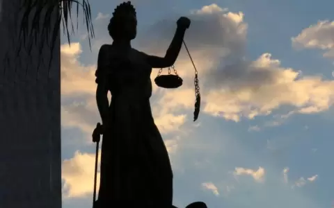 Democracia no puede consolidarse por injerencia pol�tica en Justicia