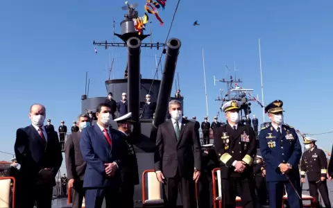 Mario Abdo encabez� actos por el D�a de la Armada Paraguaya