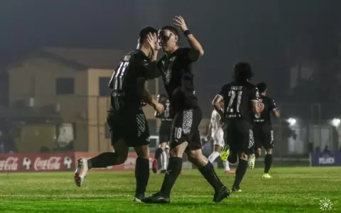 Libertad triunfa en El Nido y llega confiado para la Libertadores