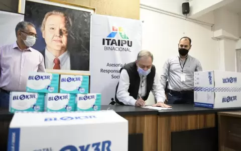 Gobernaci�n de Alto Paran� recibe primer lote de mascarillas quir�rgicas