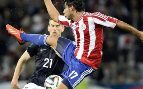 Sol de Am�rica asegura a Conejo Ben�tez para el Clausura y la Sudamericana