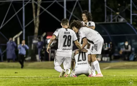 Libertad trepa a la segunda posici�n tras vencer a Sol de Am�rica