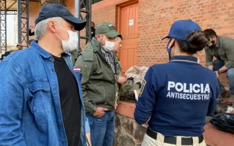 Armas y US$ 16.000 en campamento del EPP