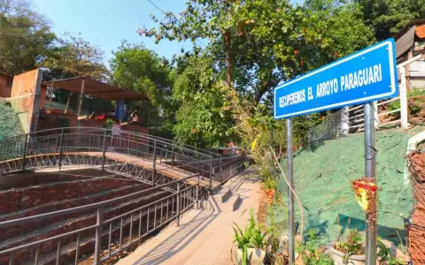 Obras de rehabilitaci�n y mantenimiento del arroyo Paraguar� beneficia a varios barrios de Asunci�n
