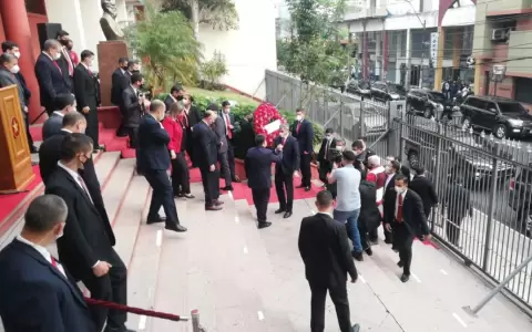 Marito y Cartes en la ANR: Manifiesto de uni�n colorada con choque de pu�os y abrazos