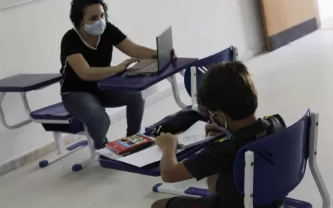 Brasil: ministro de Educaci�n debe explicar al Congreso c�mo retornar�n las clases presenciales