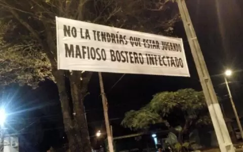 Hinchas de River en Asunci�n recibieron a Boca con pasacalles poco amigables