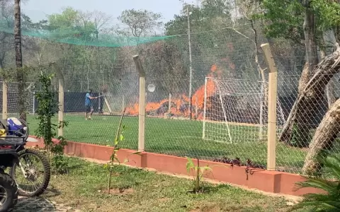 San Bernardino con varios focos de incendio y con escasez de agua