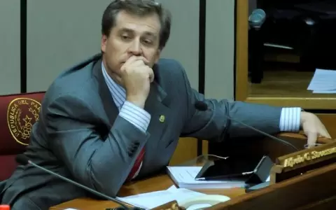 Exsenador compara remate de La Patria a Operaci�n Odessa