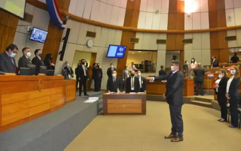 Aplanadora cartista permite a Augusto Wagner jurar en remplazo de Amarilla