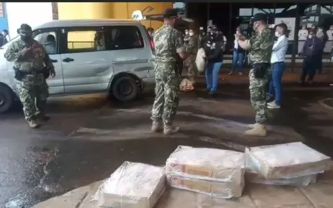 Incautan pollo de contrabando a dos horas de la apertura en el Este
