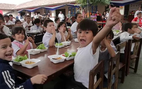 Diputado plantea reemplazar merienda escolar por efectivo para familia de escolares