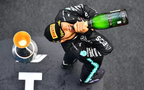 Hist�rica victoria de Hamilton para igualar la marca de Schumacher