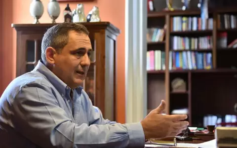 Ex diputado Rol�n afirma que art�culo 190 fue mal aplicado y eso viola la Constituci�n