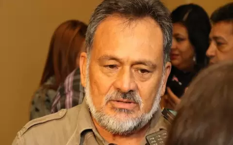 Sixto Pereira admite que su vivencia agraria es motivo de juicio politico