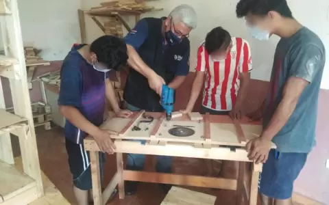 De hobby a un oficio: Mario, gracias a la carpinter�a transforma vidas