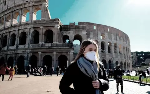 Italia aumenta restricciones ante nuevo r�cord de casos de coronavirus