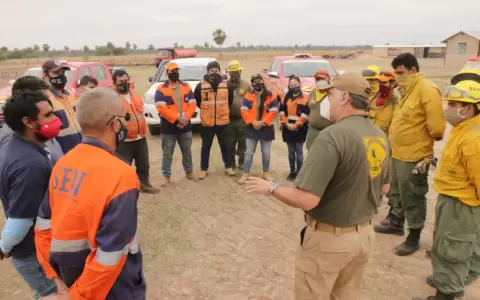 Verifican situaci�n en General Bruguez y analizan acciones contra rebrote de focos