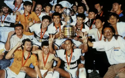 El Rey conmemora 30 a�os de su segunda Copa Libertadores