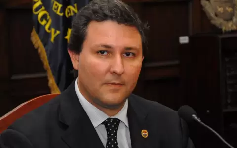 Filizzola considera "linchamiento" destituci�n de parlamentarios pedida por gremios