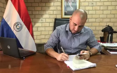 Parlamentarios coinciden que cargo de ministro "sobrepas�" a Ariel Oviedo