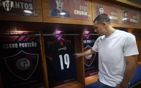 Entre l�grimas, Diego Chur�n se despide de Cerro Porte�o