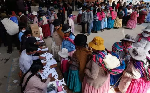Lento proceso de recuento de votos en Bolivia