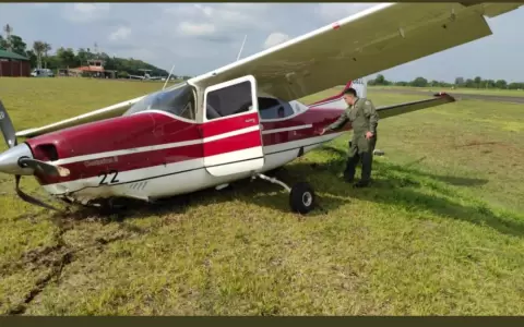Percance en avioneta donde iba ministra durante aterrizaje en Alto Paran�