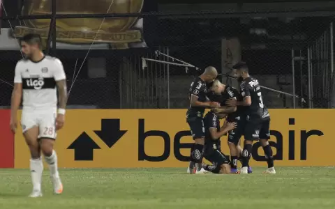 Olimpia cae ante Santos y podr�a quedar eliminado esta noche