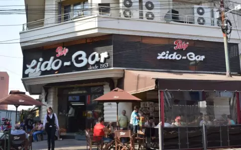 El Lido-Bar "con un pie afuera" del casco hist�rico de Asunci�n