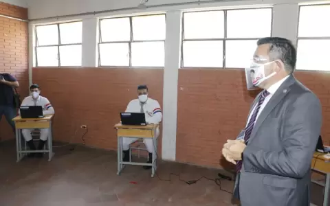 Petta: �Maestros son los que trabajan, gremios est�n para debatir�