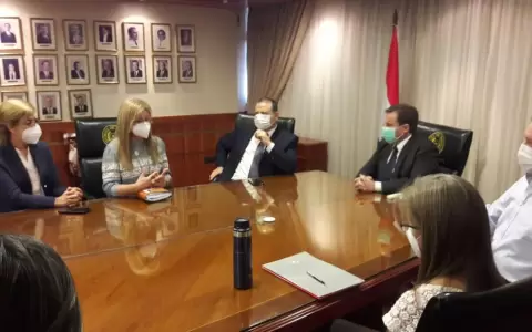 Familiares de secuestrados visitan a autoridades de Poderes del Estado